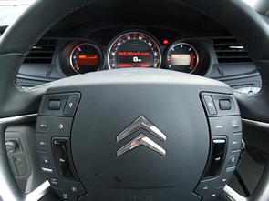 How to change to km in a Citroen C5?