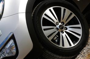 Does the 141 Sportage have a belt?