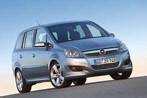 Does my Zafira have a belt or a chain?