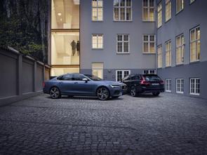 Does a Volvo V90 have a belt?