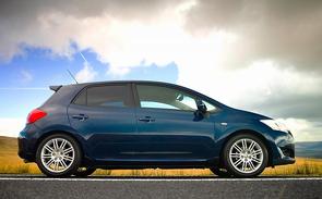 I want a reliable 08 car.