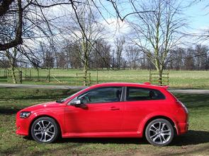 Belt or chain on a 2010 Volvo C30 T5?
