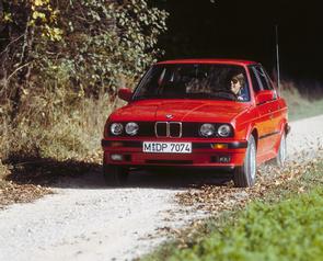 Power output of the 1980 BMW 323i?