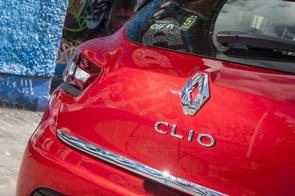 I'm changing my Clio's belt...