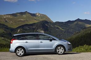 Belt or chain in a 2011 Peugeot 5008 diesel?