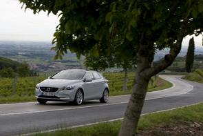 When to change my Volvo V40's belt?