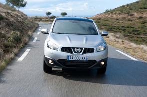 Can I adjust my Qashqai's lights?