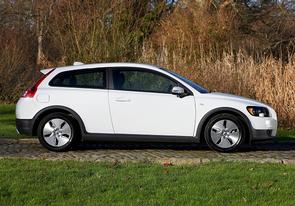 Belt or chain in a 2009 Volvo C30?