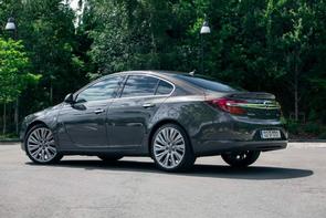 Belt or chain in my Insignia petrol?