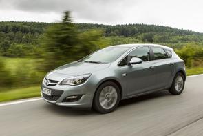 Does my Astra 1.6 have a belt or chain?