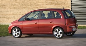 Can I use any Opel headrests in my Meriva?
