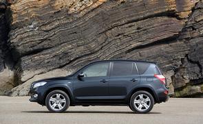 Can a RAV4 tow a horsebox?