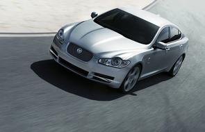Belt or chain in a 2010 Jaguar XF 3.0?