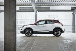 Does the 2024 Mokka 1.2 have a wet belt?