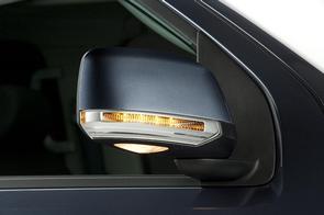 What's the earliest pickup with electric-folding mirrors?