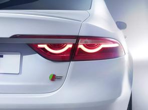 Belt or chain in a 2015 Jaguar XF?