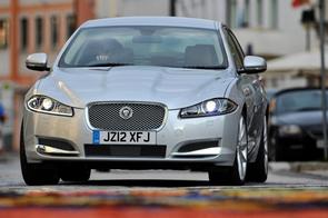 Belt or chain in Jaguar XF 2.2?