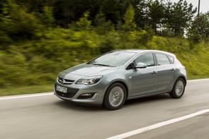 Does my 2014 Astra have a belt or chain?