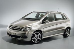Does the engine come out for a clutch change in the B-Class?
