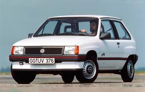 Belt or chain in 1989 Opel Corsa?