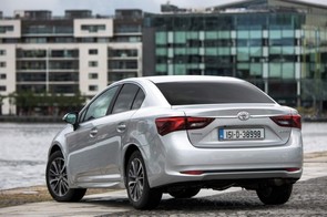 How much is my Toyota Avensis worth?