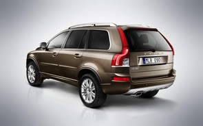 Discovery or Volvo XC90?