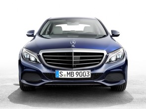 Much difference between C 200 and C 220 d?