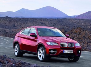 I'm looking at a lovely BMW X6.