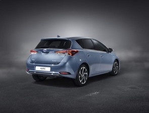How much is my 161 Auris worth?