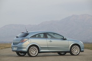 How much is my 2004 Opel Astra worth?
