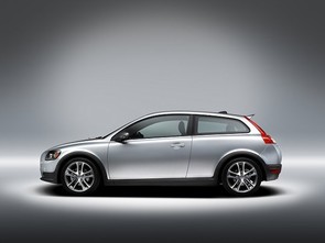 Does the Volvo C30 have a timing belt?