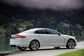 Can you recommend a big luxury saloon?