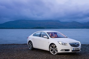 Looking at a 2010 Vauxhall Insignia.