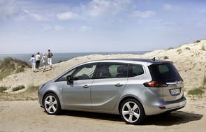 When to change my Zafira's belt?