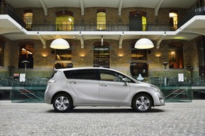 How much to charge for 151 Toyota Verso?