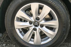 Tyre pressures on 2015 Citroen C3?