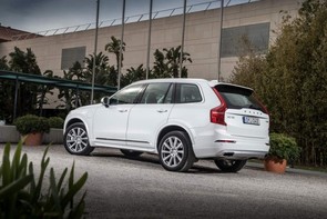 Looking for a seven-seat hybrid...