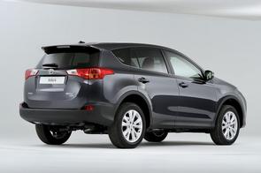 Can a RAV4 tow my horses?