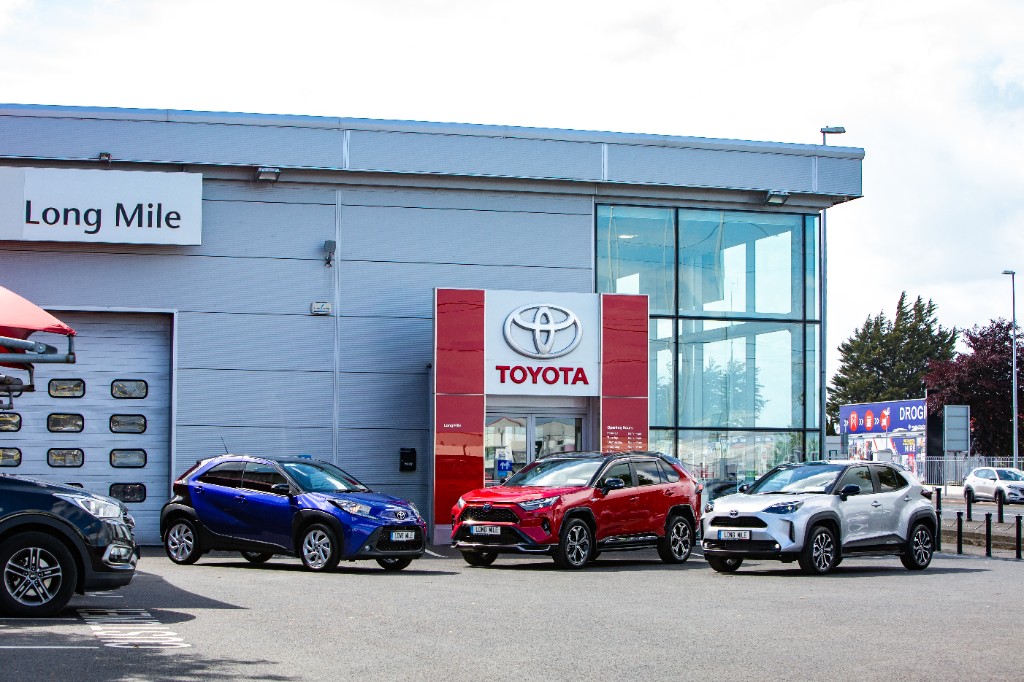 toyota-long-mile-car-dealership-in-dublin-carzone